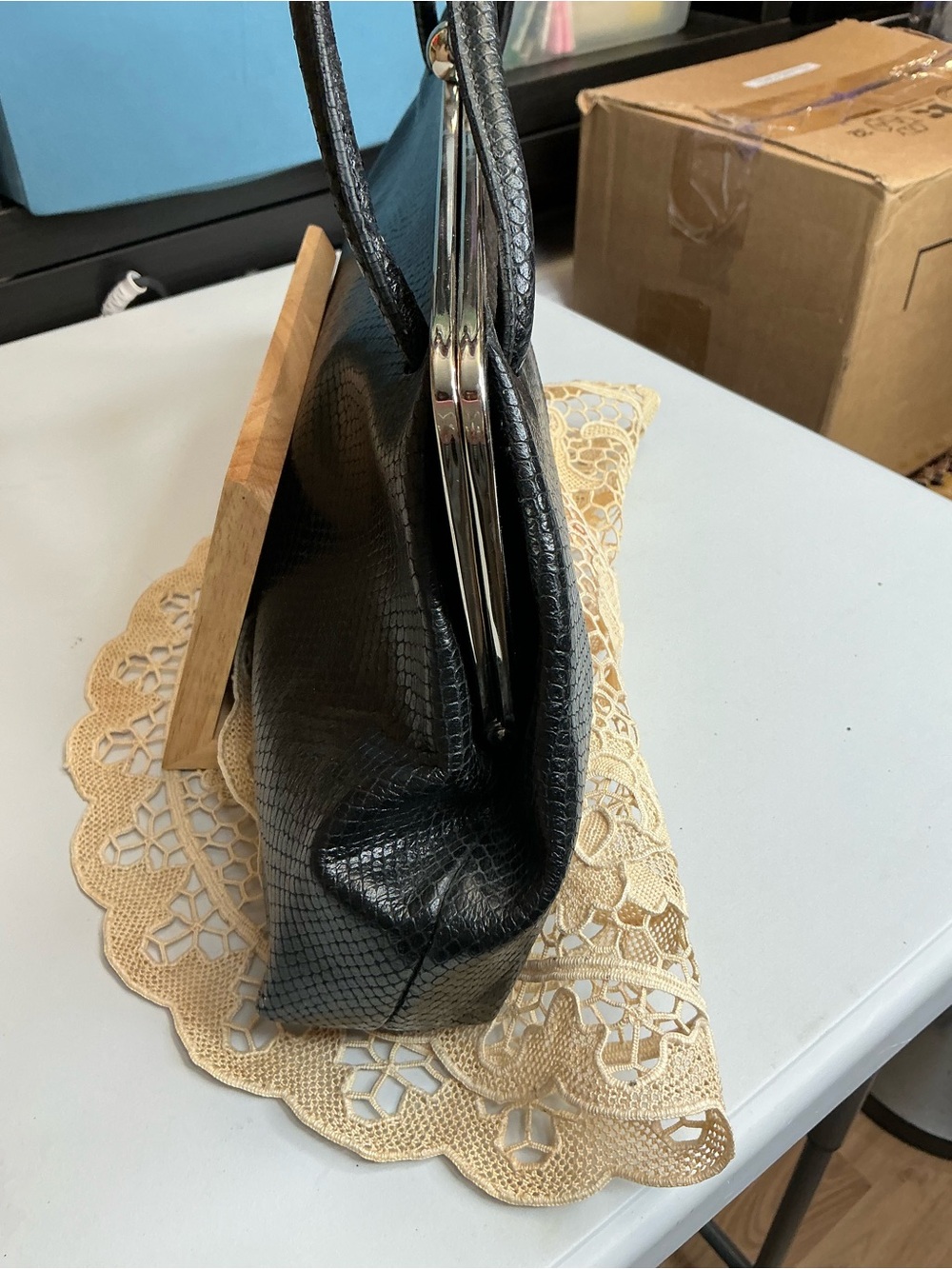 2404 -BANANA REPUBLIC Black Snakeskin Embossed Leather Framed Satchel Bag - Vint - Picture 4 of 16